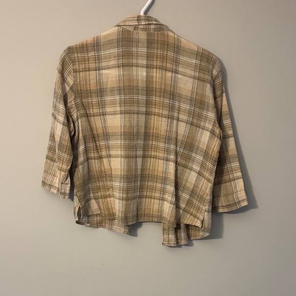 Plaid Button-Up Shirt - Boxy Style - Picture 8 of 8